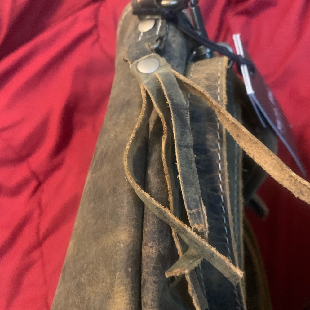 Medium Myra crossbody purse - Picture 2 of 6